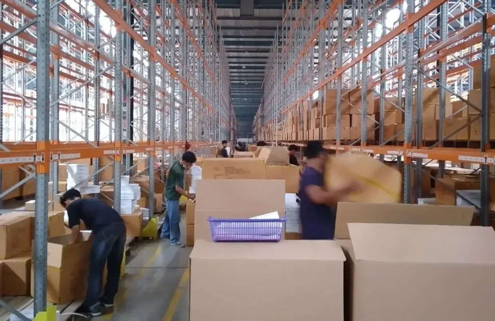 PICKING & PACKING THE GOODS